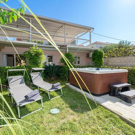 Santa Lucia With Whirlpool Apartment